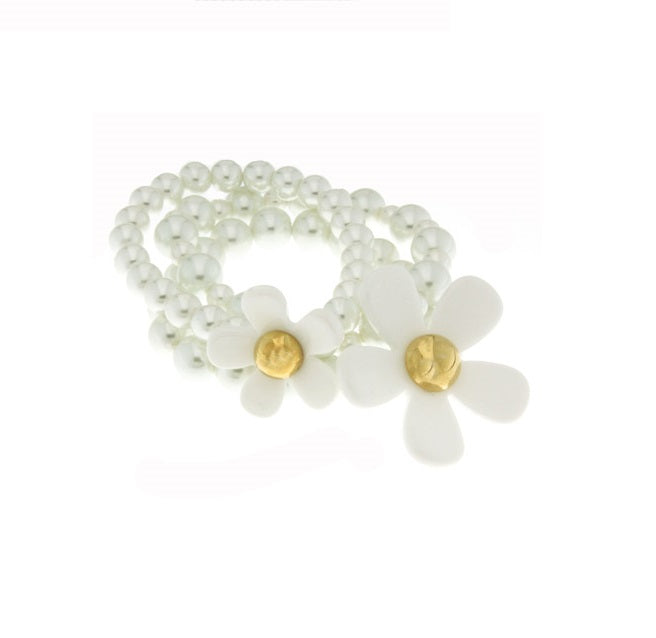 White Daisy Bracelet